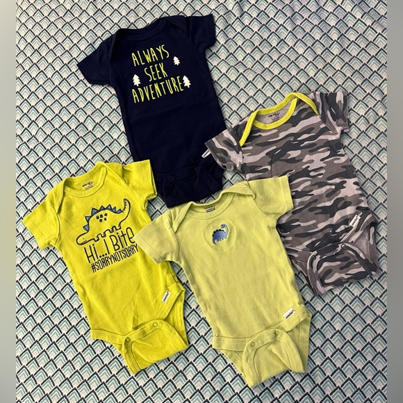 4pc Onesie Bundle - Picture 1 of 1